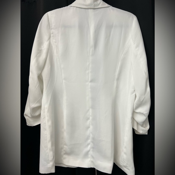 Blazer - Picture 5 of 7